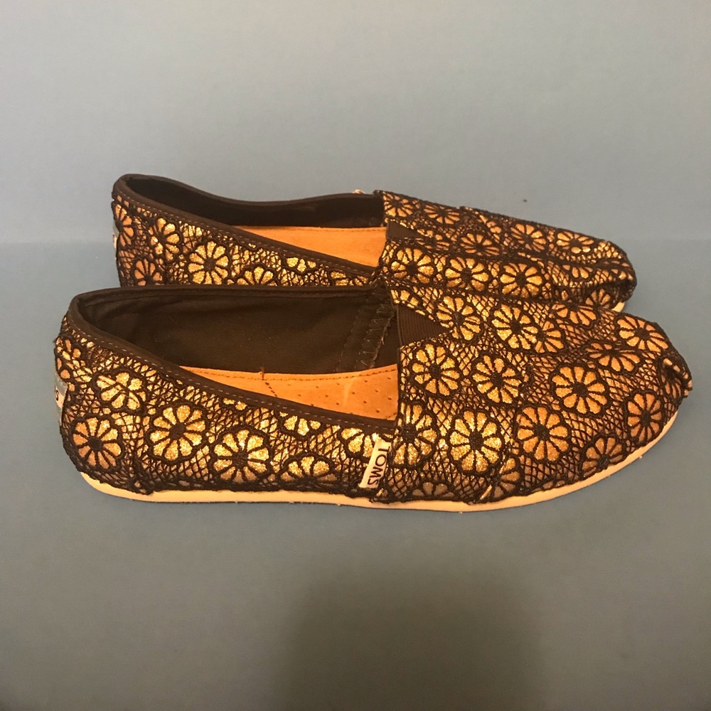 Toms